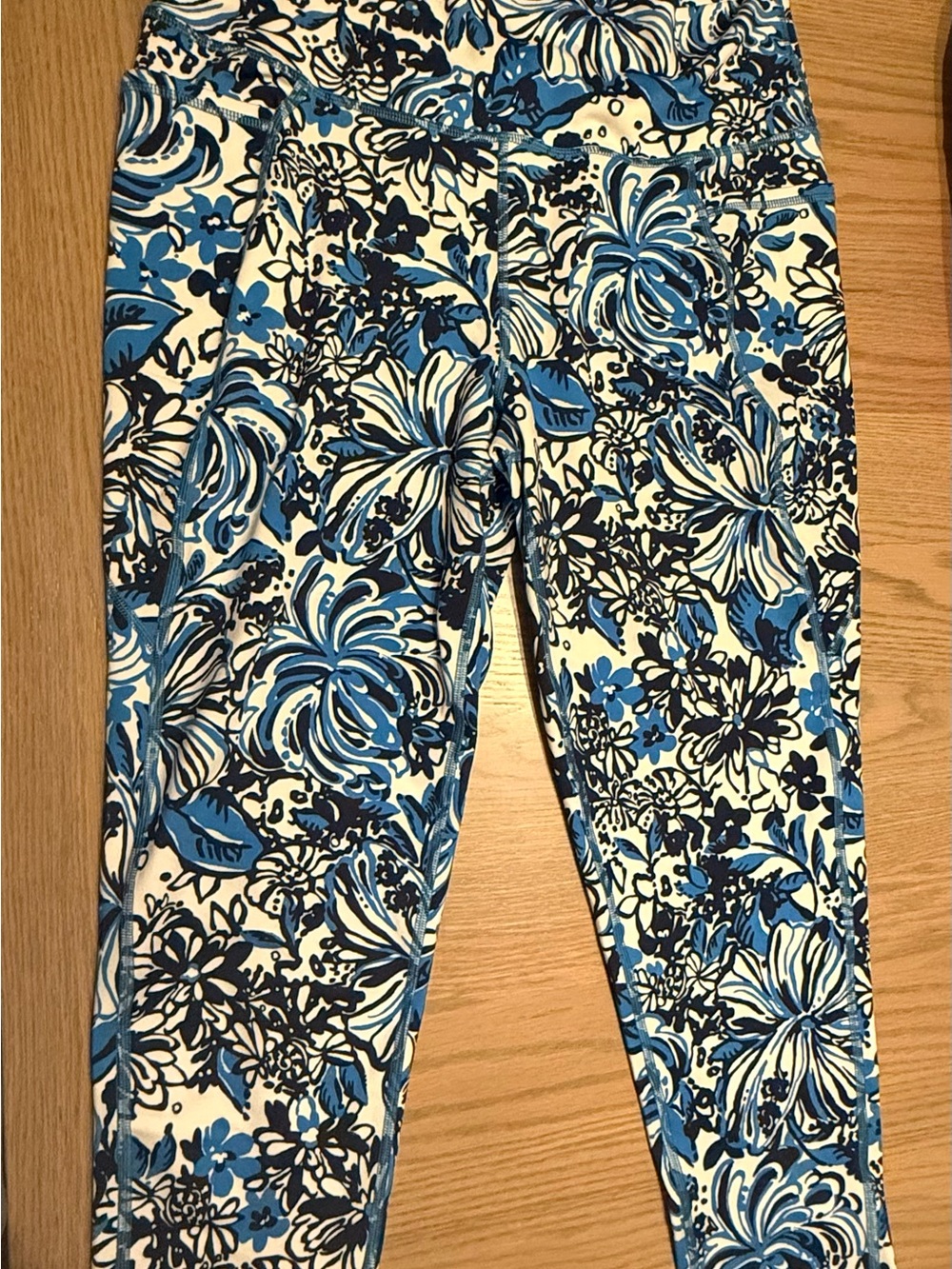 Lilly Pulitzer Luxletic Weekender Leggings Sz XL Low Tide Navy Pandarama EUC